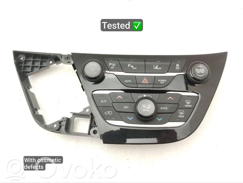 Chrysler Pacifica Climate control unit 