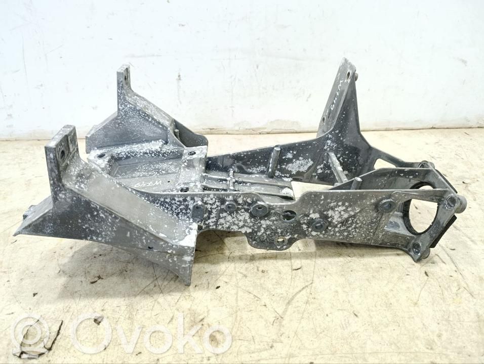 Engine mounting bracket   15211485,W749