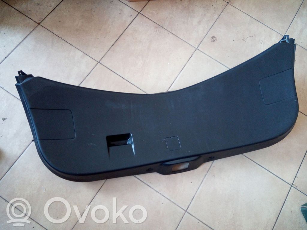 Takaluukun alaosan verhoilu   BBN968960,NE56390