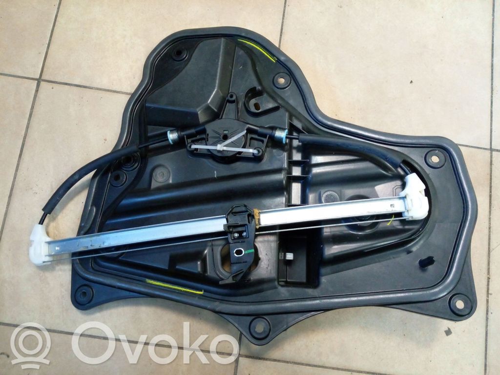 Mazda 3 II Regulador de puerta trasera con motor 