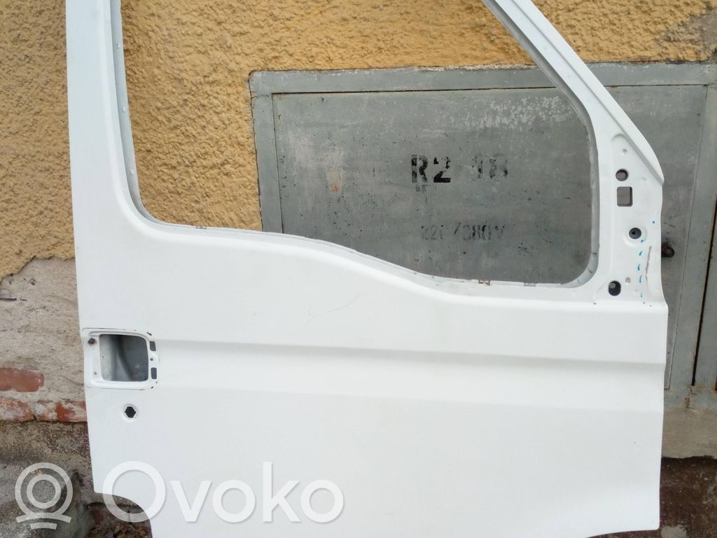 Drzwi przednie   NE68685