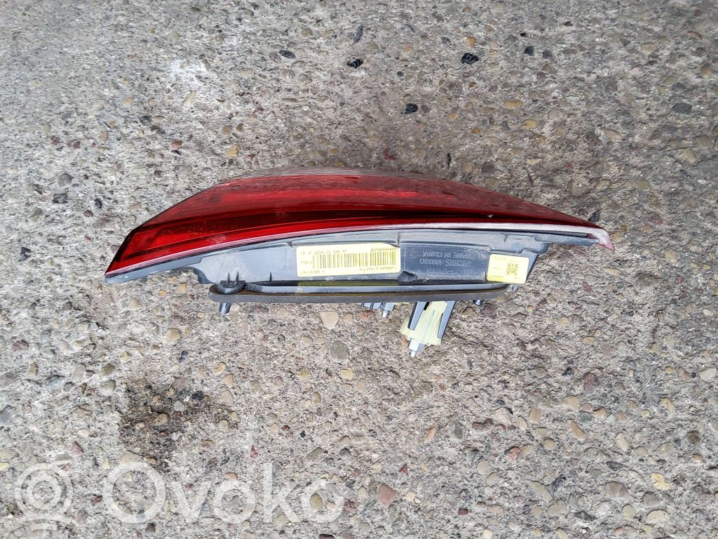 Chrysler 200 Tailgate rear/tail lights 