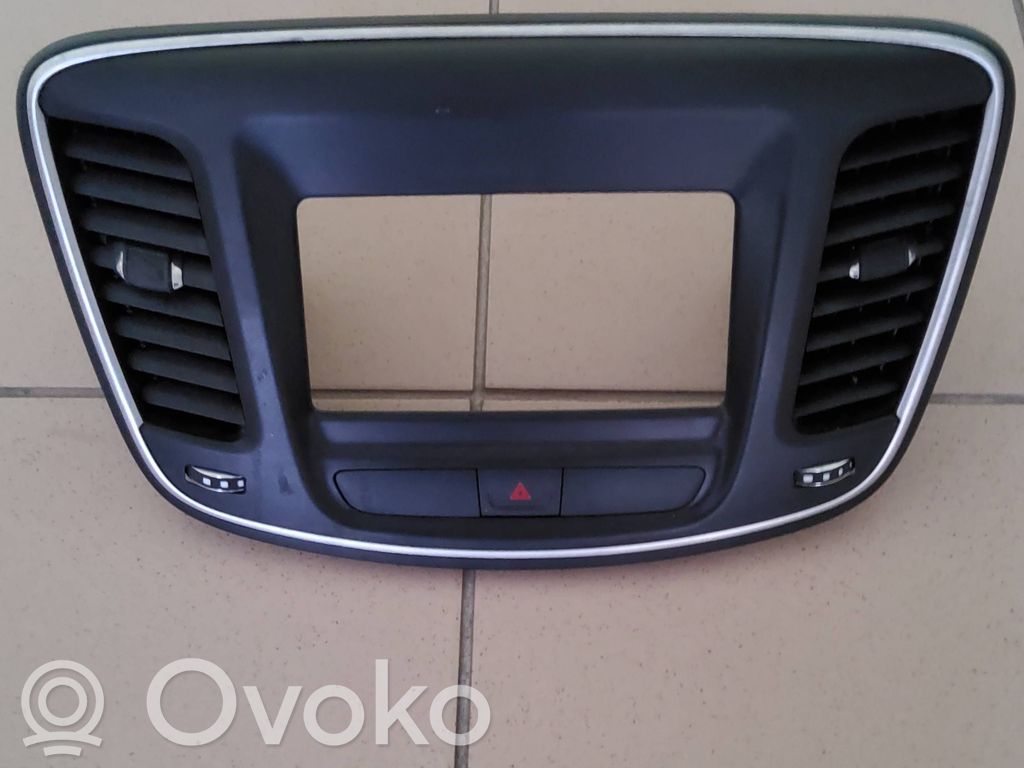 Chrysler 200 Rămă unitate radio/GPS 
