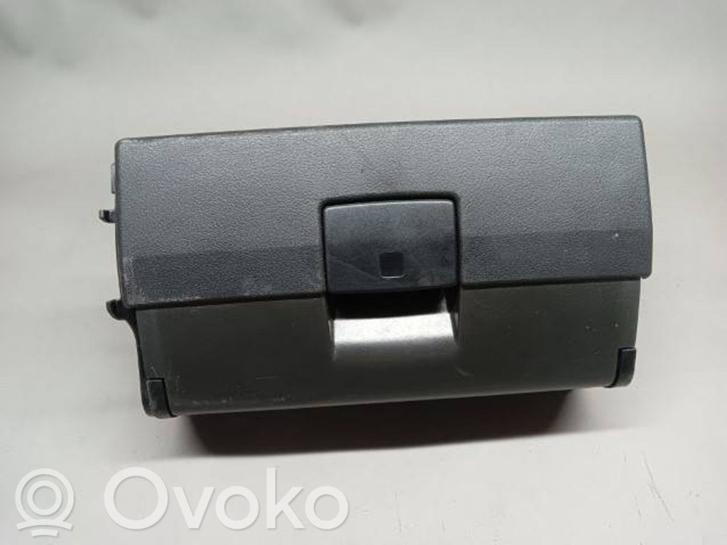 Audi A3 S3 A3 Sportback 8P Caja de herramientas 