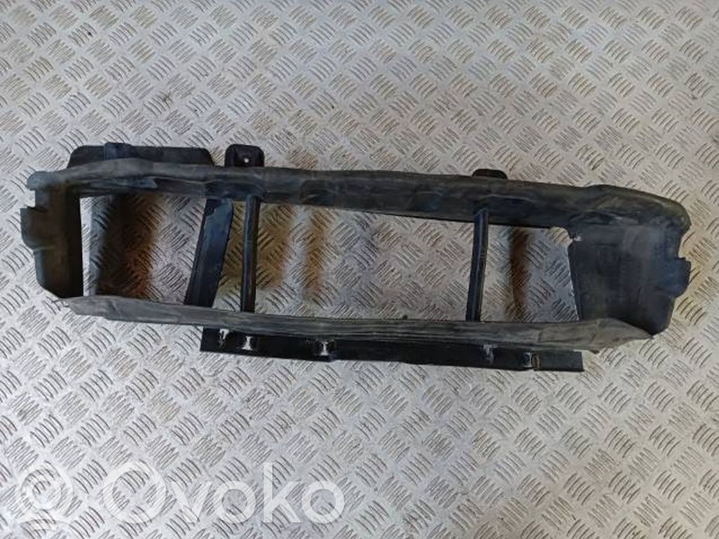 Ford Focus Välijäähdyttimen ilmanohjauksen ilmakanava 