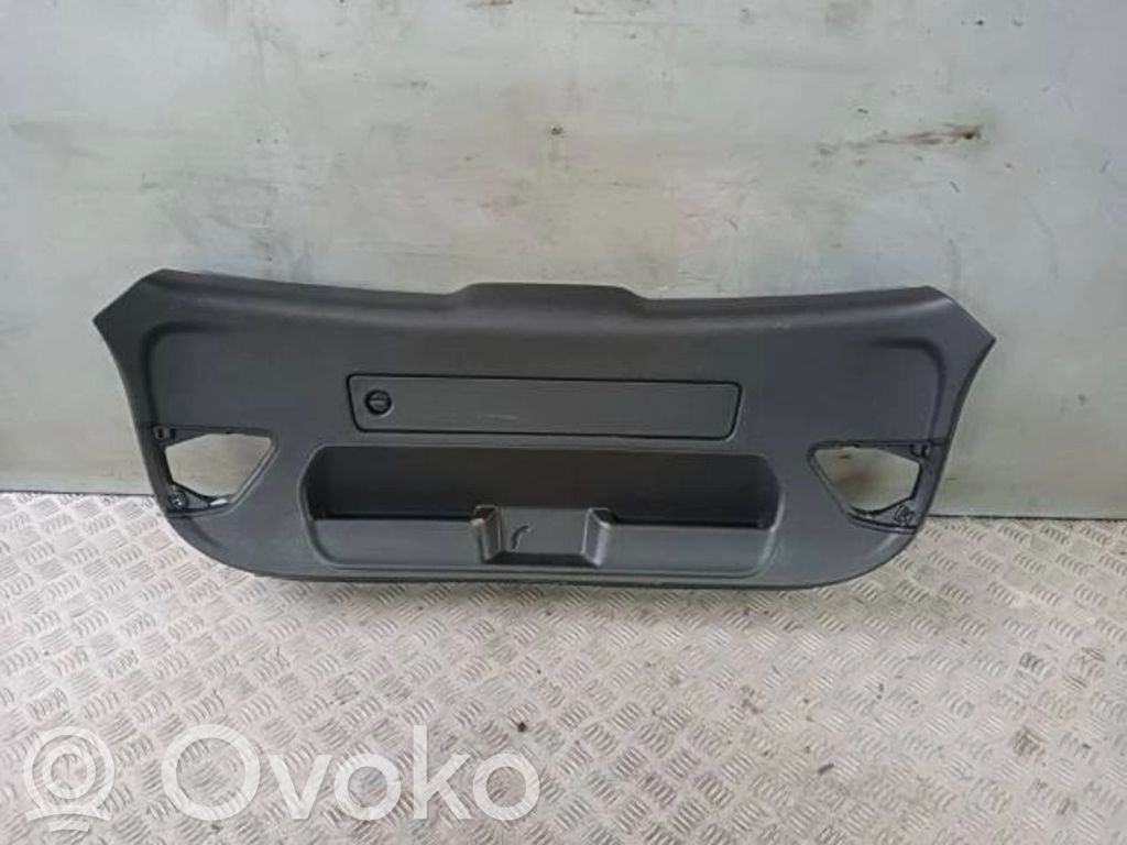 Tailgate trim   8X3867979,106420