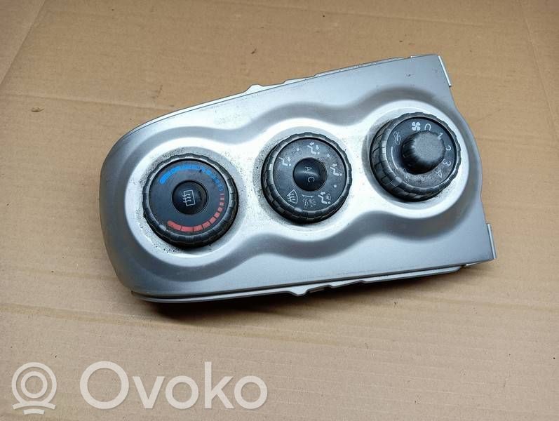 Radio/CD/DVD/GPS-pääyksikkö   534060D190