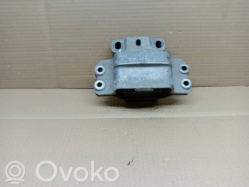 Volkswagen Golf Plus Engine mount bracket 