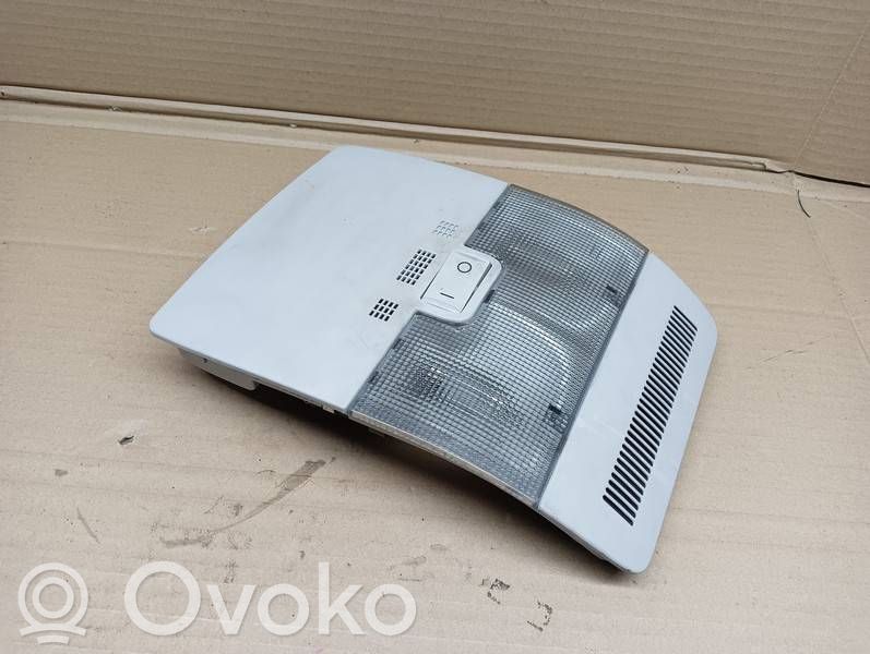 Audi A3 S3 A3 Sportback 8P Priekinių vietų apšvietimo žibintas 