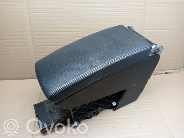 Volkswagen PASSAT B7 Center console 