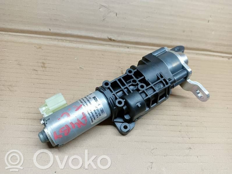 Audi A4 S4 B9 Siłownik elektryczny podnoszenia klapy tylnej / bagażnika 