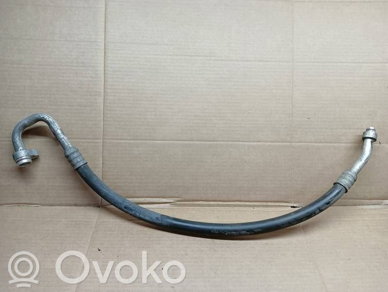 Audi A4 S4 B9 Ilmastointilaitteen putki (A/C) 