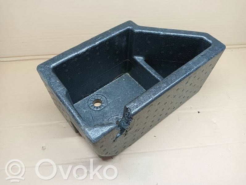 Skoda Yeti (5L) Caja de herramientas 