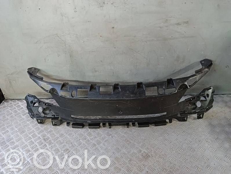 Peugeot 3008 II Maskownica / Grill / Atrapa górna chłodnicy 