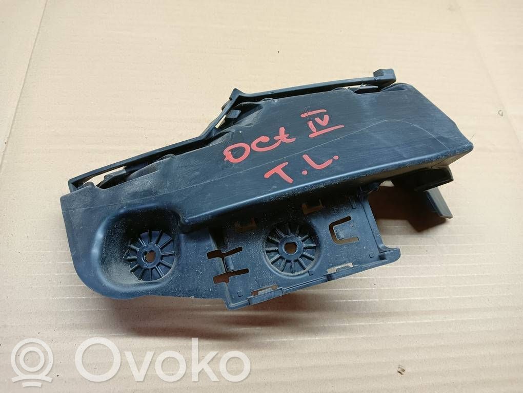 Skoda Octavia Mk4 Uchwyt / Mocowanie zderzaka tylnego 