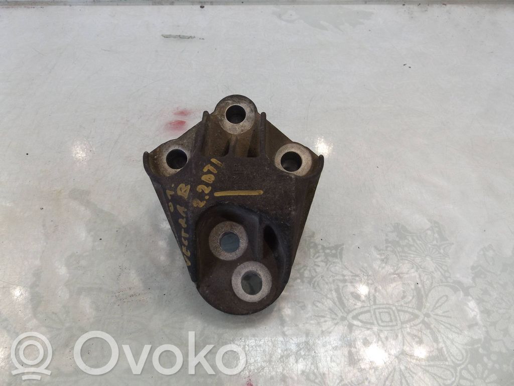 Opel Vectra B Engine mounting bracket 