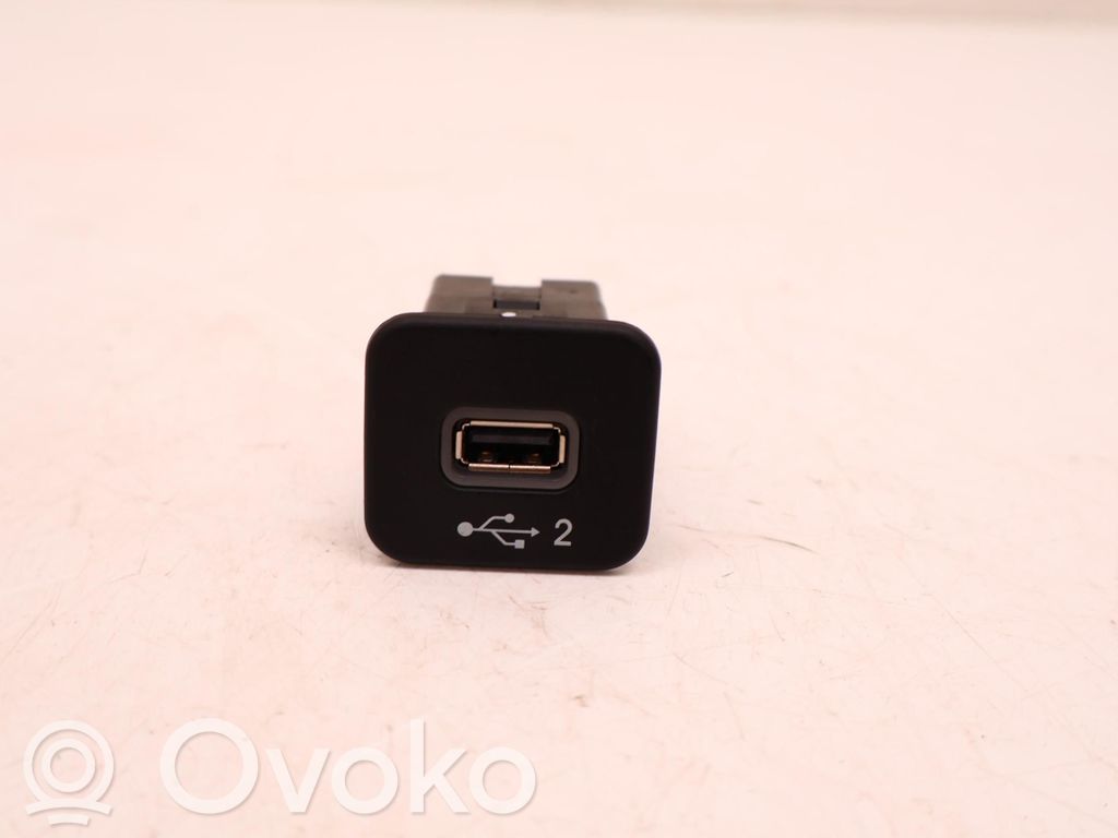 Jeep Wrangler Enchufe conector entrada auxiliar 