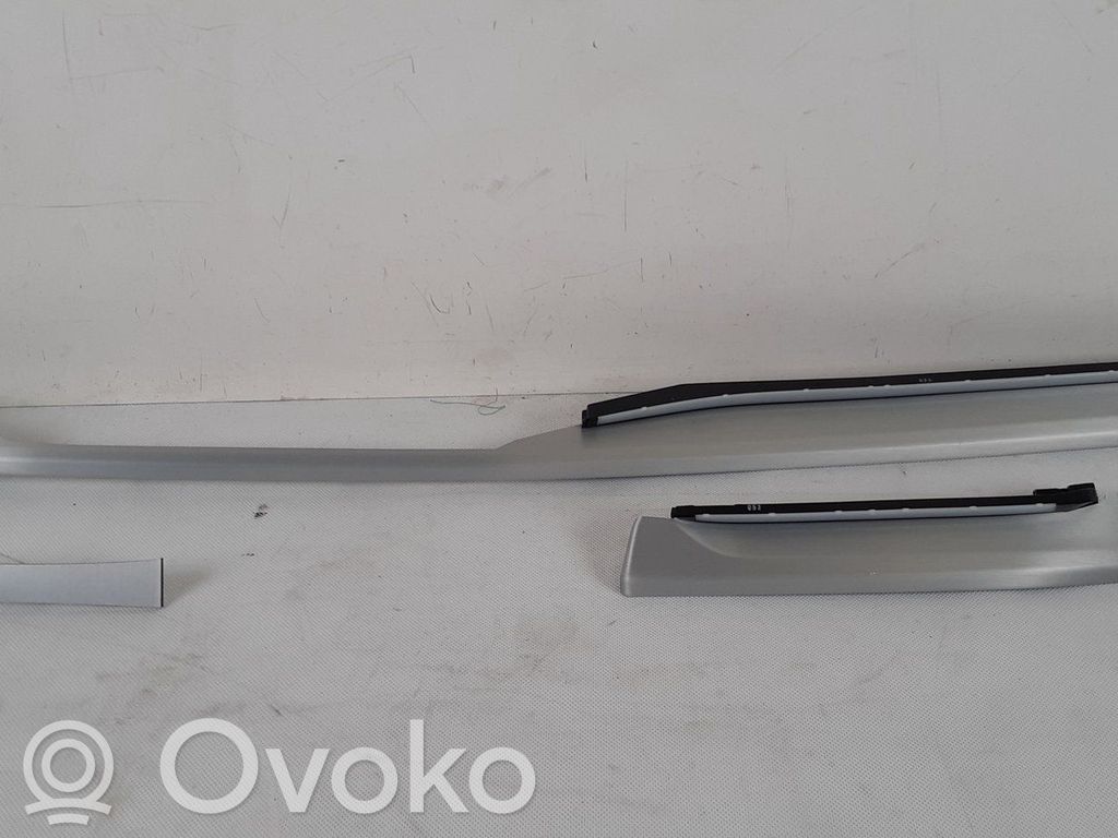 Audi Q8 Kojelaudan kehys 