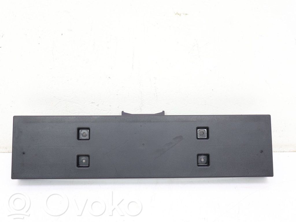 Fiat 500X Ramka tylnej tablicy rejestracyjnej 