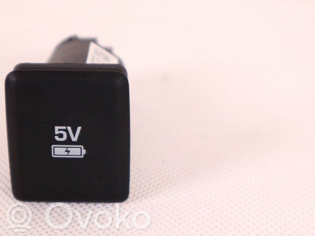 Enchufe conector entrada auxiliar   JPLA19010CA,JPLA19010CA
