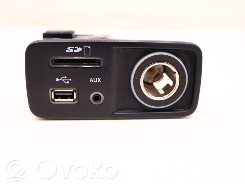 Jeep Cherokee KL Enchufe conector USB 