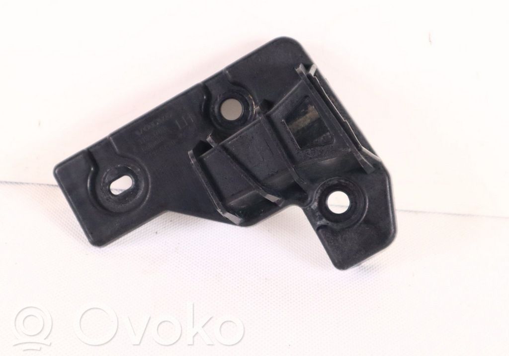 Volvo XC90 Front bumper mounting bracket 