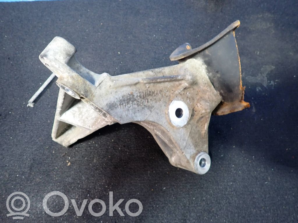 Suzuki Swift II Gearbox mounting bracket 