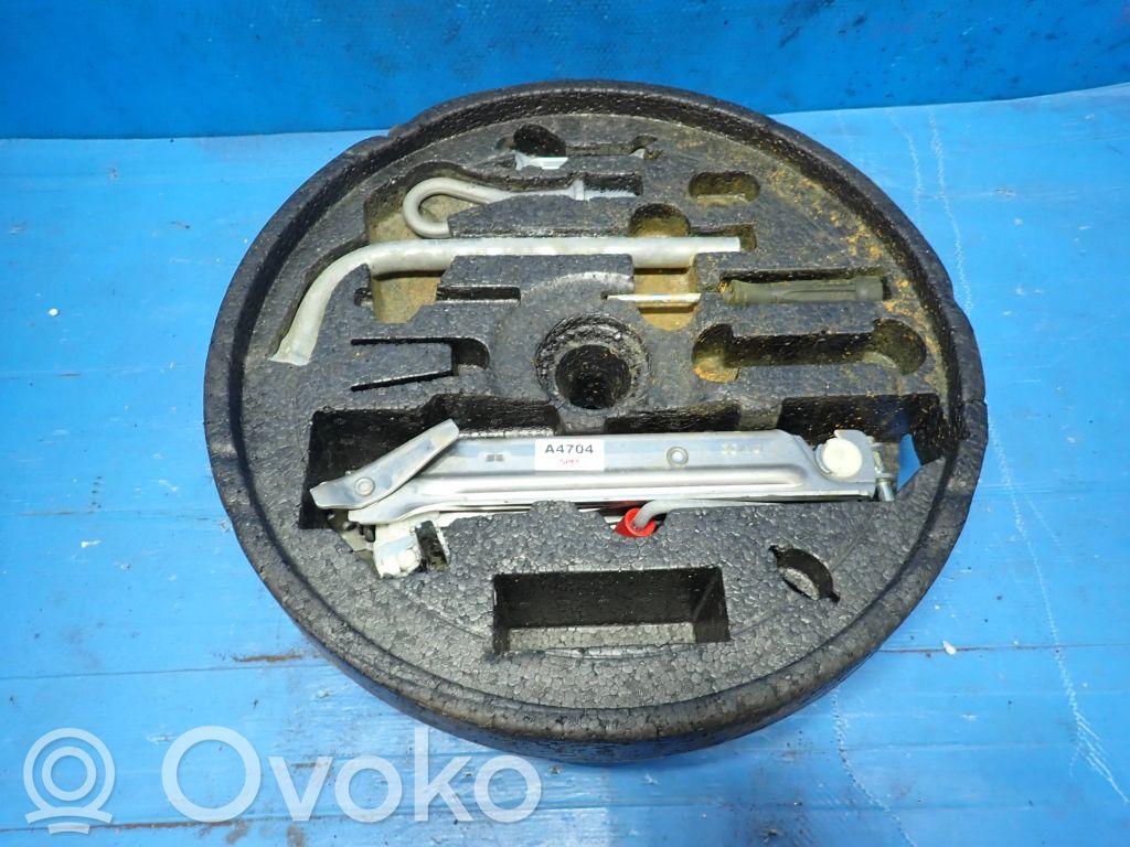 Audi TT Mk1 Tool box 