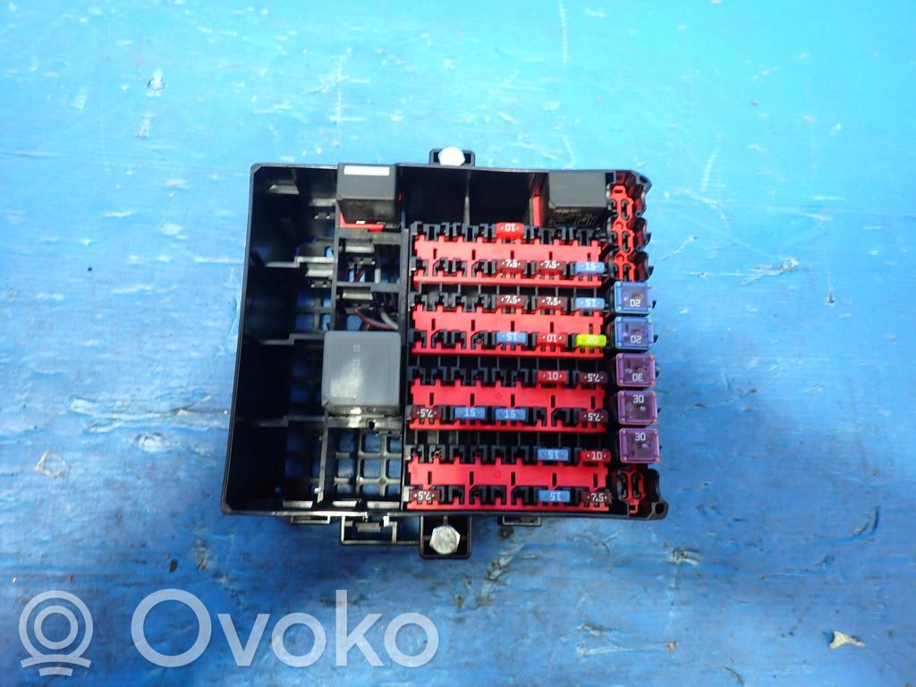 Saugiklių blokas   C1BT14A005BVB
