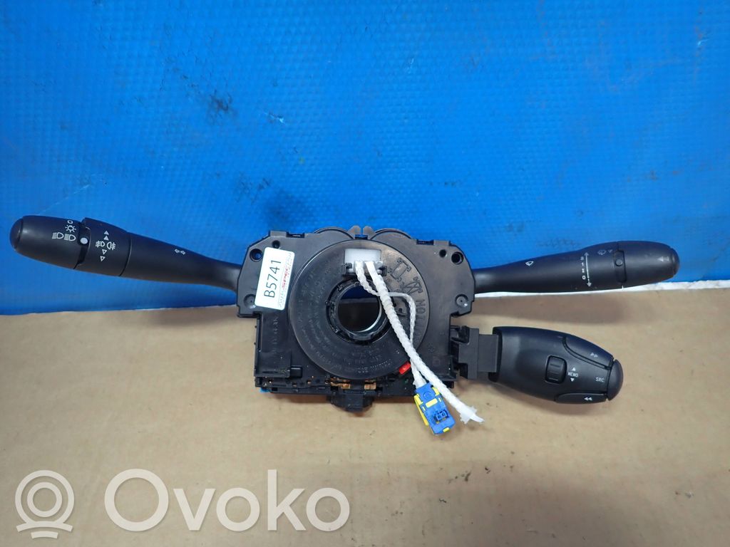 Peugeot 307 Interruptor/palanca de limpiador de luz de giro 