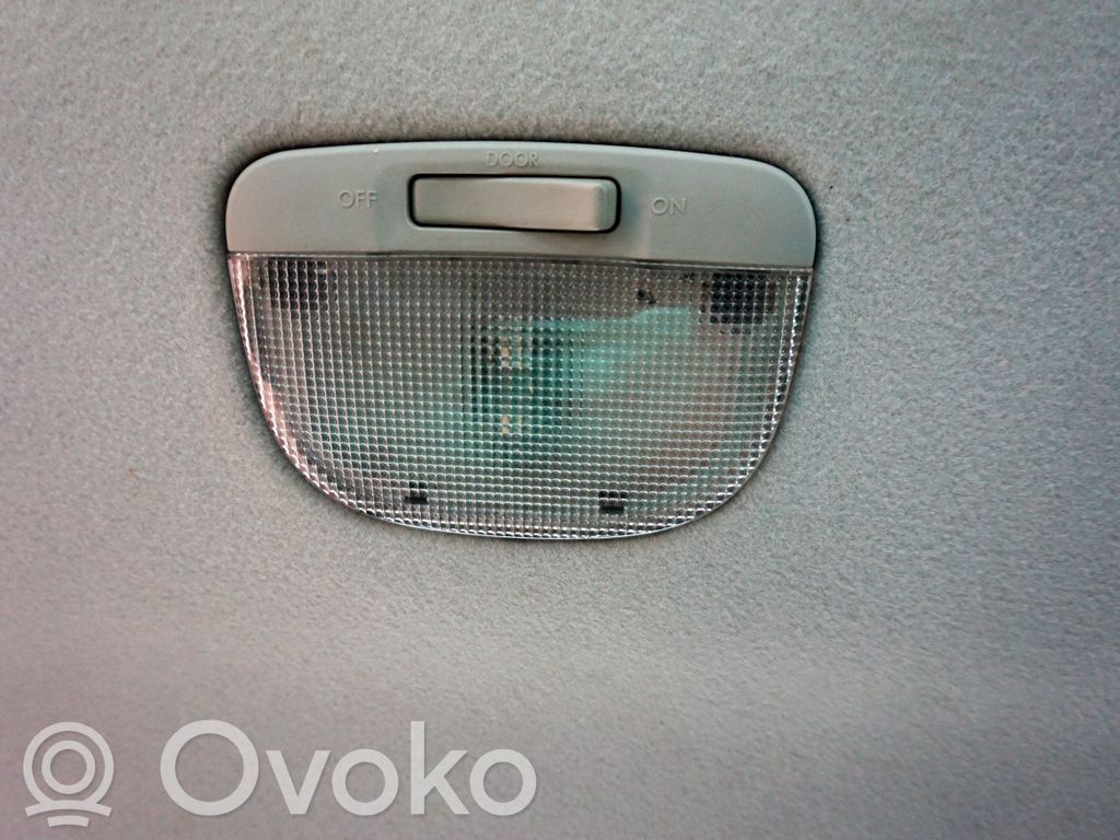 Subaru Impreza III Luz del asiento trasero 
