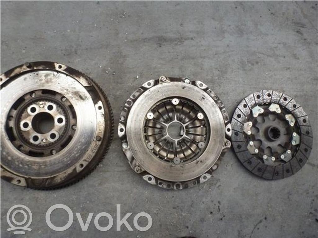 Volante motor   KITDEEMBRAGUE