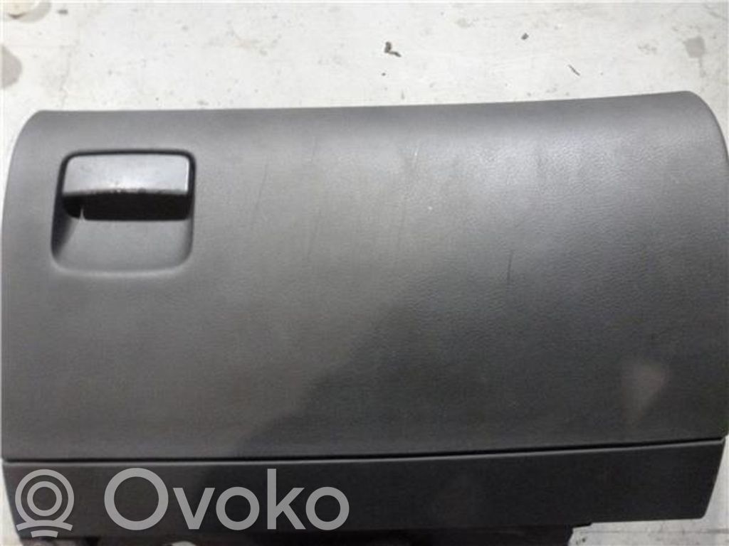 Glove box