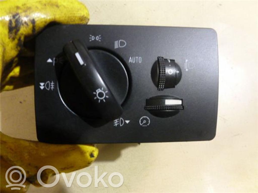 Interrupteur d’éclairage   4M5T13A024CA