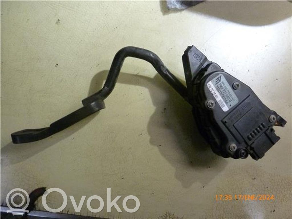Akceleratoriaus pedalas   YM219F836AA