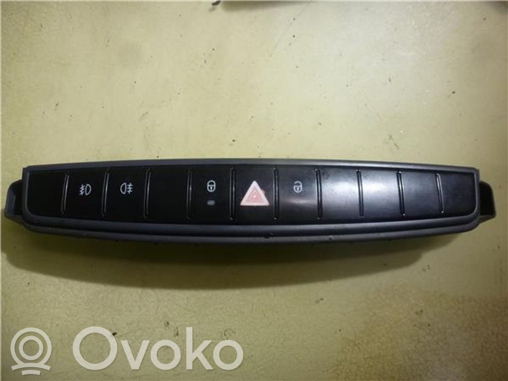 Hazard light switch   A4548202610