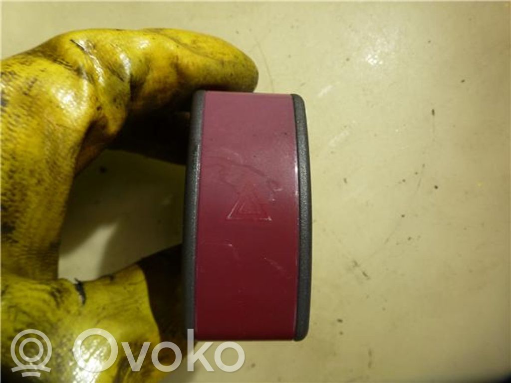 Botón interruptor de luz de peligro   9164141