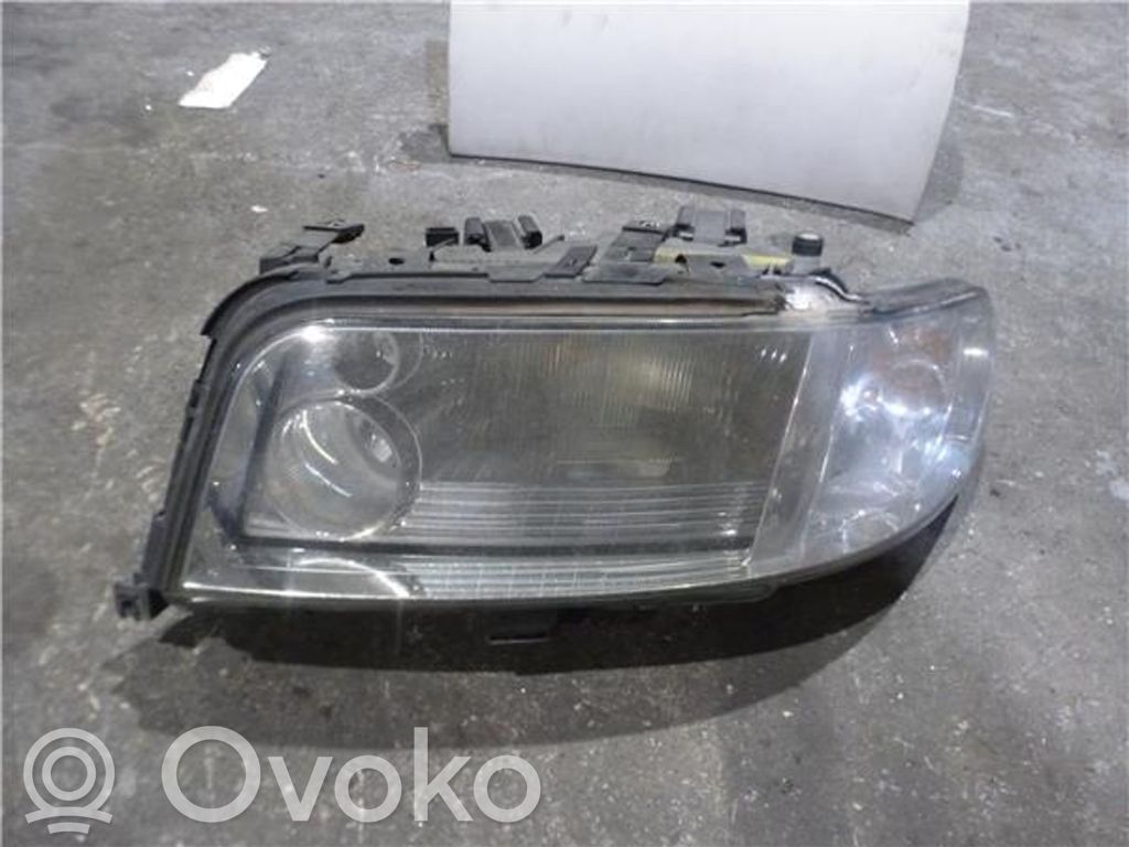 Audi A8 S8 D2 4D Phare frontale 