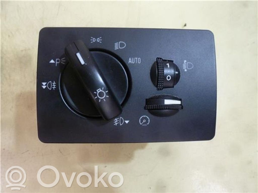 Lukturu slēdzis   7M5T13A024CA