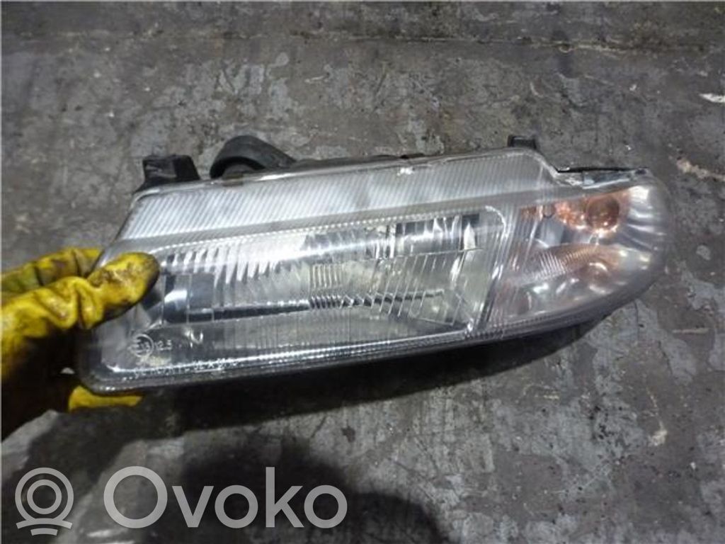 Chrysler Stratus Phare frontale 