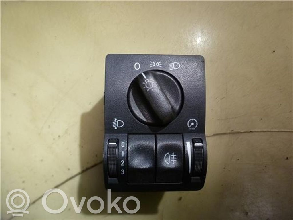 Opel Astra G Light switch 