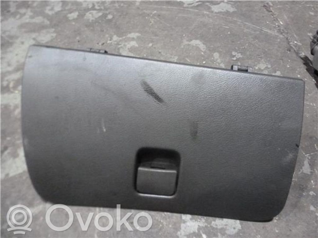 Glove box