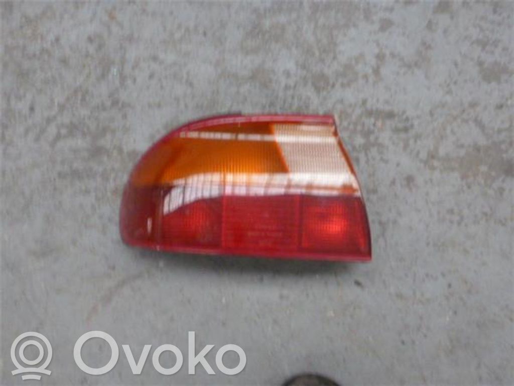 Spuldzīte   MODELO4PUERTASS,CONMALETERO