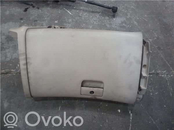 KIA Carnival Daiktadėžė 