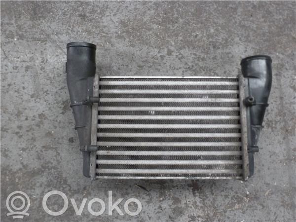Audi A4 S4 B5 8D Interkūlerio radiatorius 