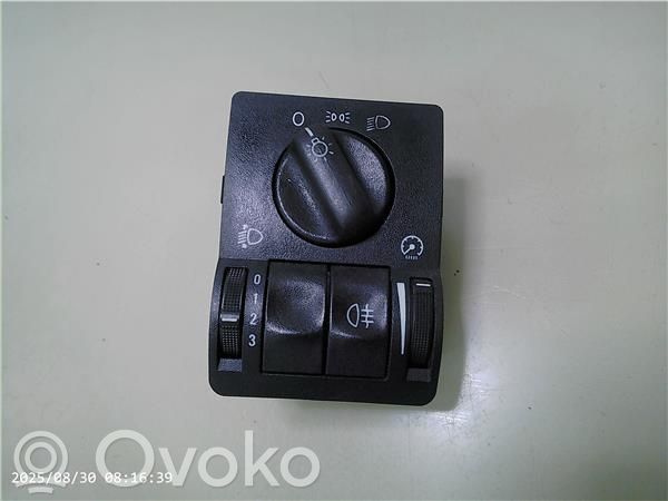 Opel Astra G Light switch 