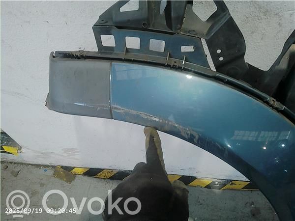 Audi A2 Etulokasuojan reuna 