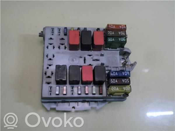 Fiat Punto (188) Ramka / Moduł bezpieczników 