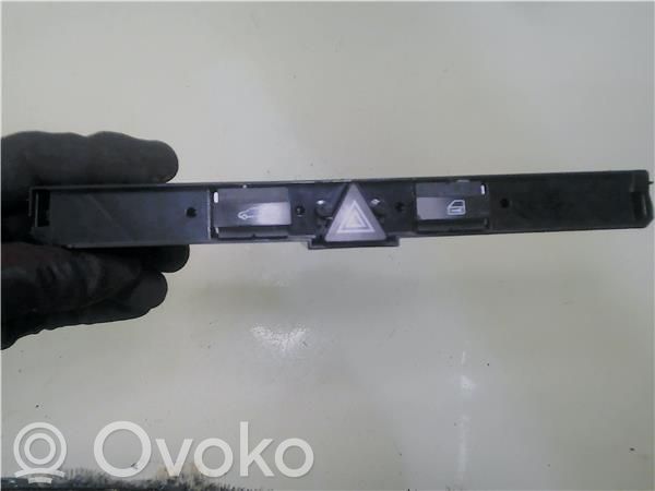 Opel Astra H Hazard light switch 