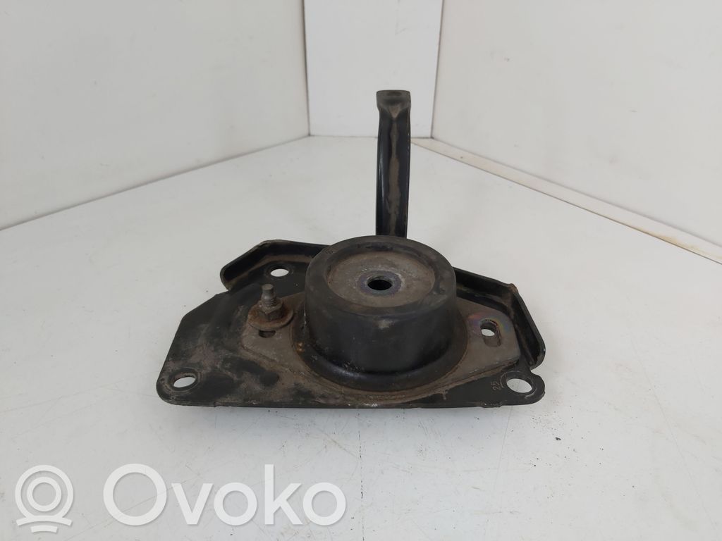 Engine mount bracket